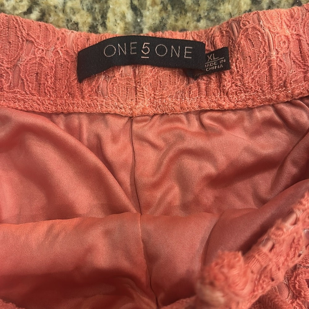One 5 One eyelet/crocheted shorts, size XL, NWT | offer in description - Picture 2 of 7